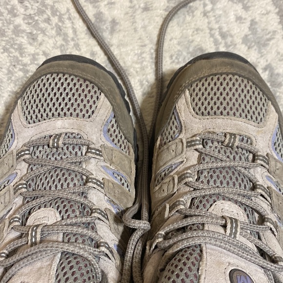 Women’s Merrell hiking boots - Picture 3 of 5